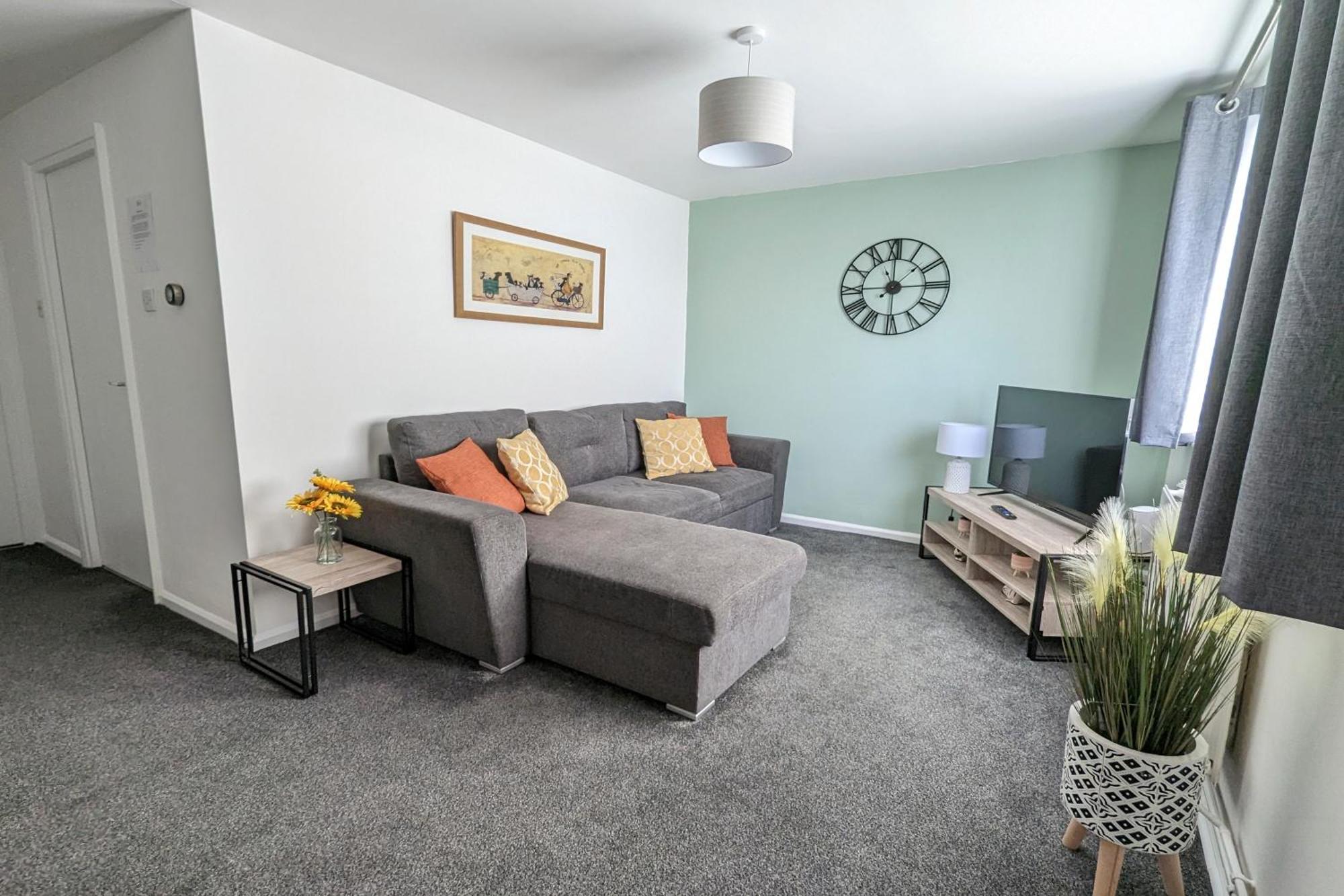 Apartment 2br-gayton Apt-free Parking-wifi-full Kitchen-workers *